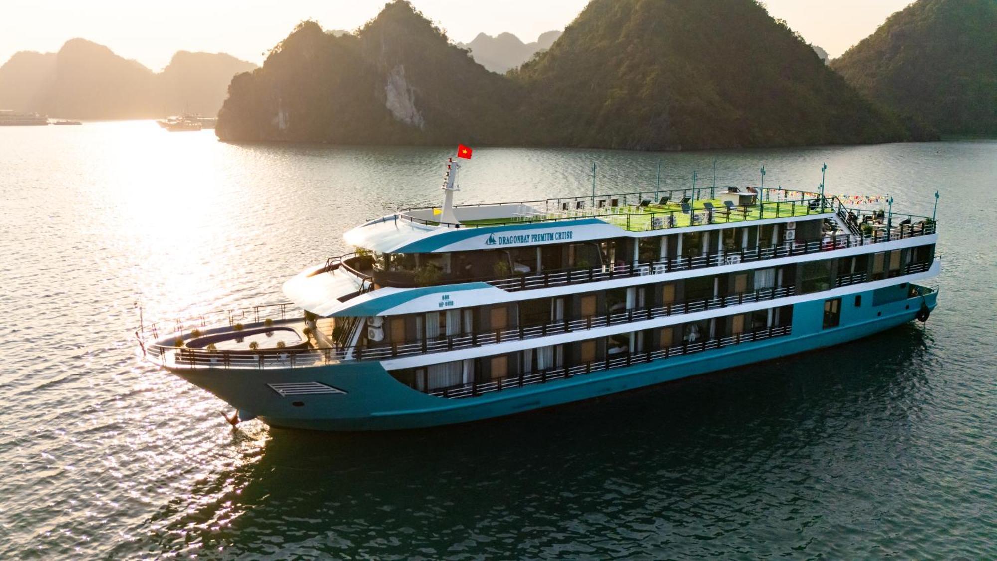 Ботель Dragon Premium Cruise Halong