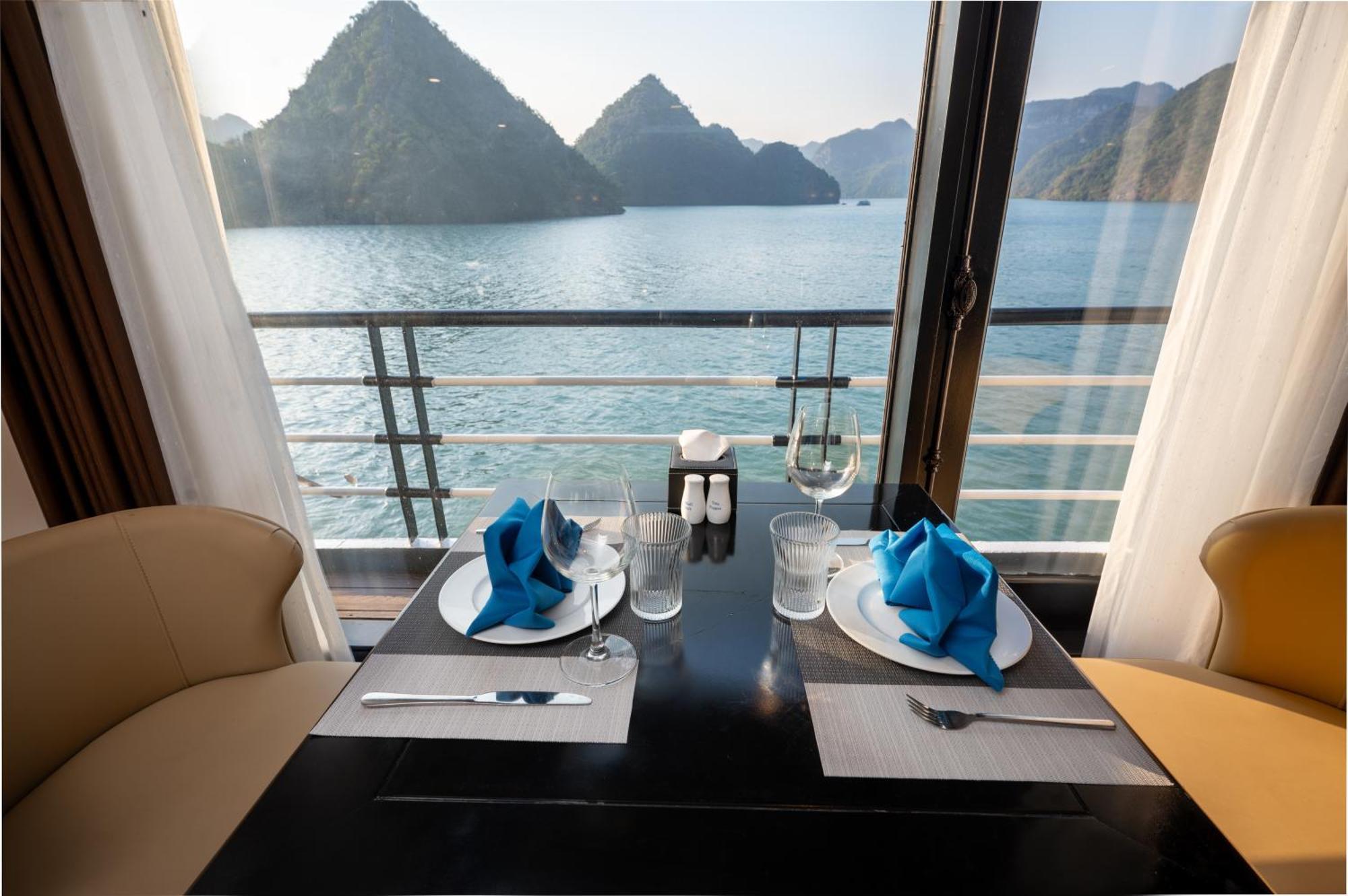 Ботель Dragon Premium Cruise Halong Халонг
