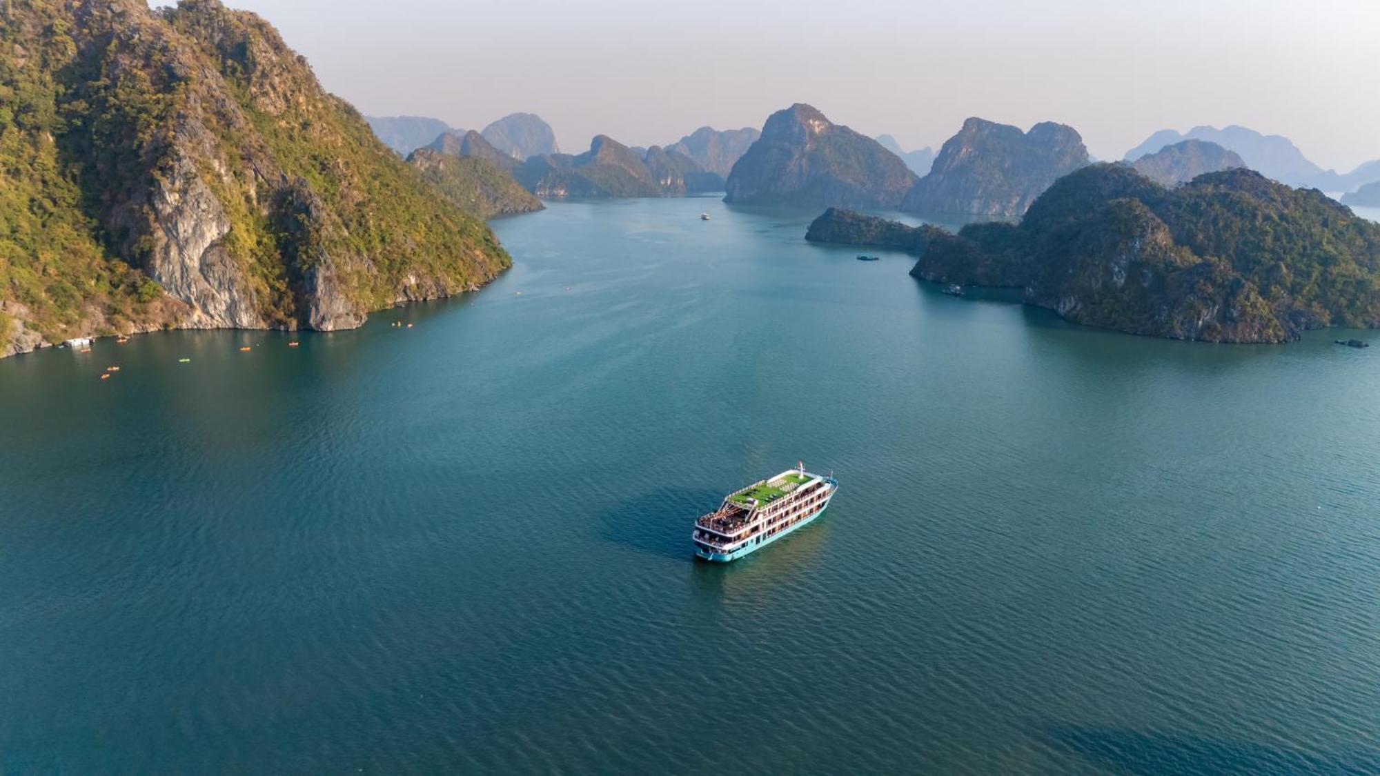 Dragon Premium Cruise Halong Халонг