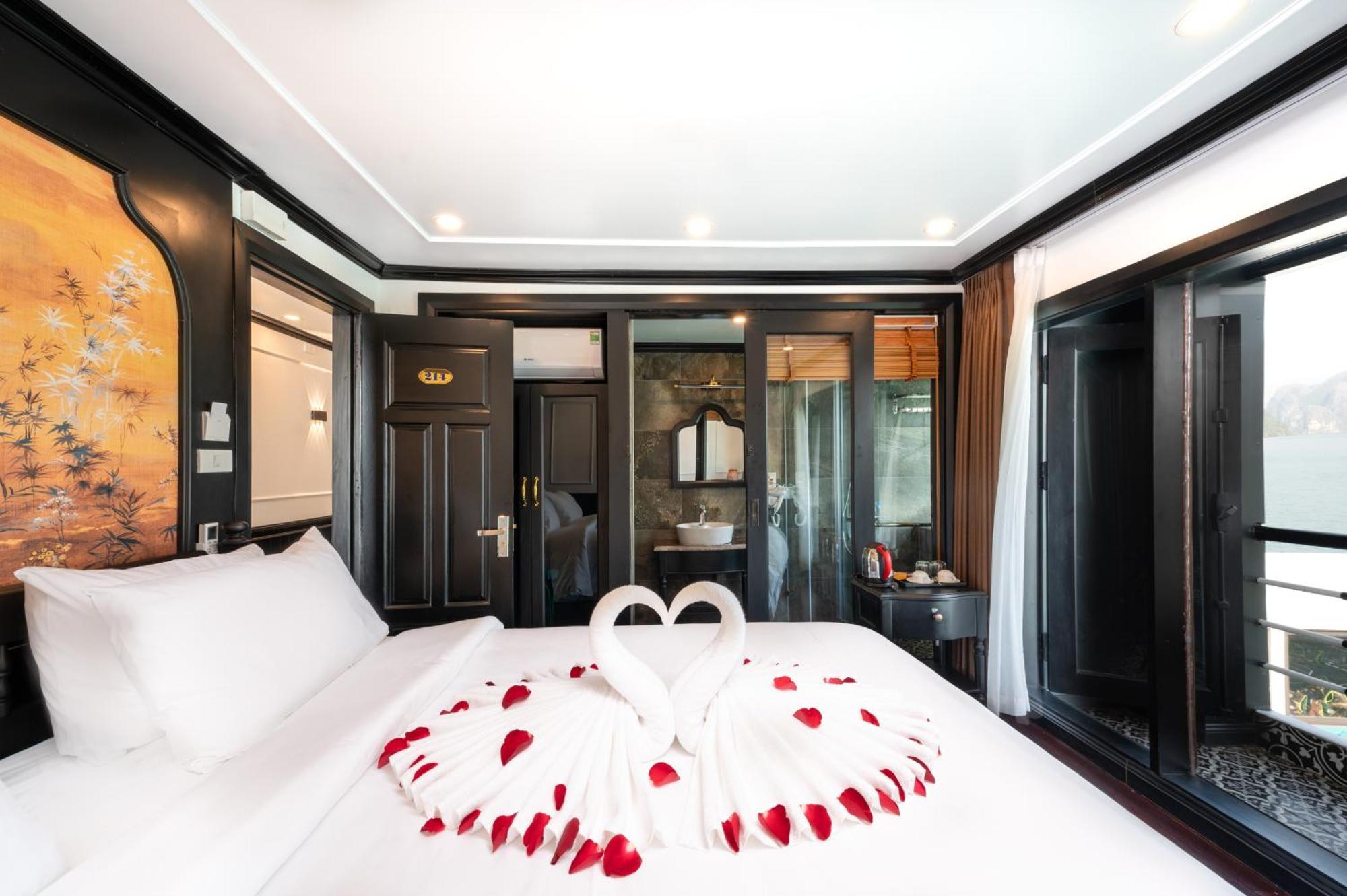 Ботель Dragon Premium Cruise Halong 5*